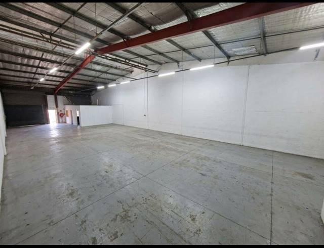 321M² WAREHOUSE TO LET IN SPRINGFIELD